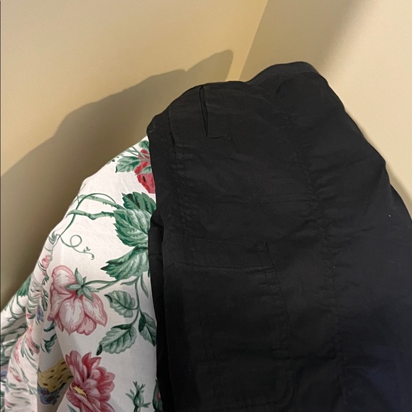 Eddie Bauer Black Cropped Pants - Picture 3 of 4